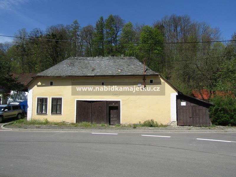 Prodej domu č. p. 174 v obci Trstěnice, včetně